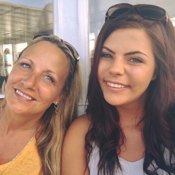 Profile Picture of Cathy Pavich novak (@pavich28) on Poshmark