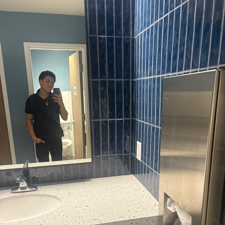 Profile Picture of andrewortiz13 (@andrewortiz13) on Tiktok