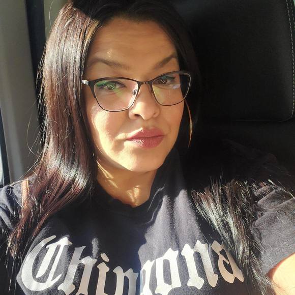 Lisa Jimenez-burkhart - Poshmark Profile Picture of Lisa Jimenez-burkhart (@jimeneb80) on Poshmark