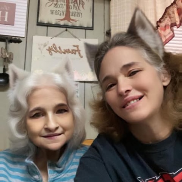 Profile Picture of Crystal Benninger (@crystalbenni719) on Poshmark