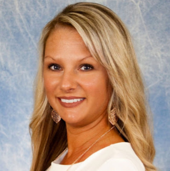 Profile Picture of Heather Vecasey (@hvecasey) on Poshmark