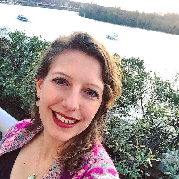 Profile Picture of Miranda Burr (@mirkayb) on Poshmark