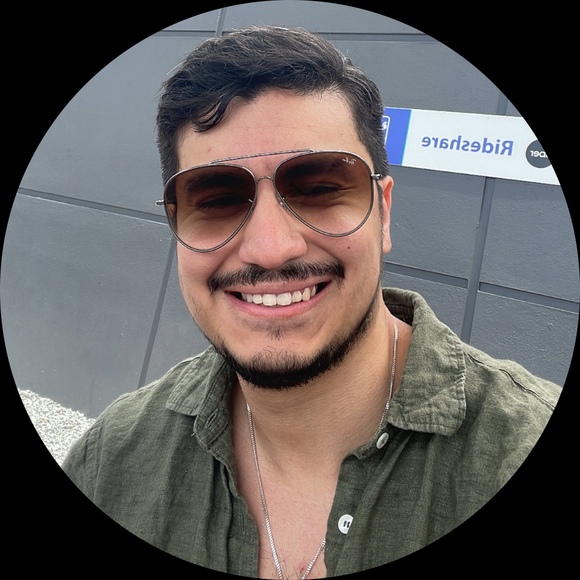 Profile Picture of Bismark Montiel (@bmontiel626) on Poshmark