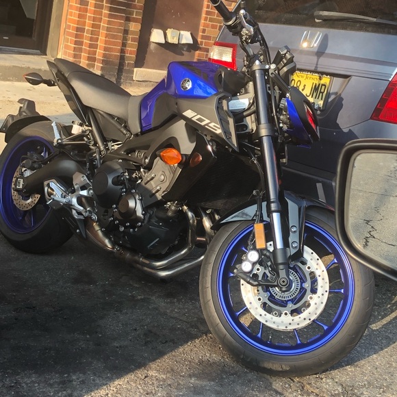 Profile Picture of Richard Mesa (@richieee99) on Poshmark