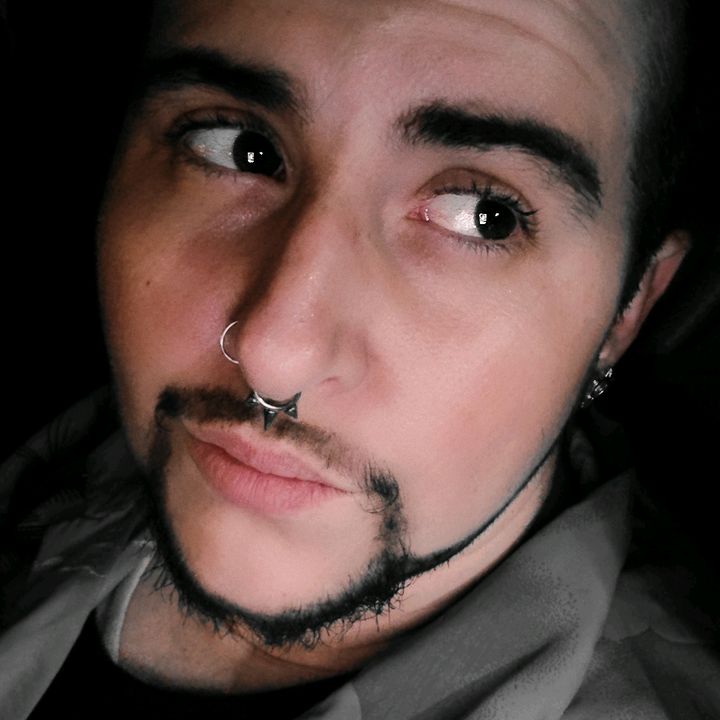 Profile Picture of Darren Truth (@darrentruthdragking) on Tiktok