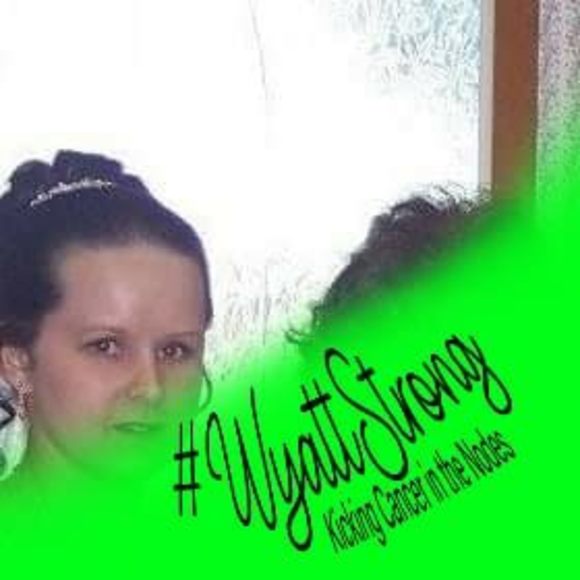 Profile Picture of Amanda Pelfrey (@mannaday1568) on Poshmark