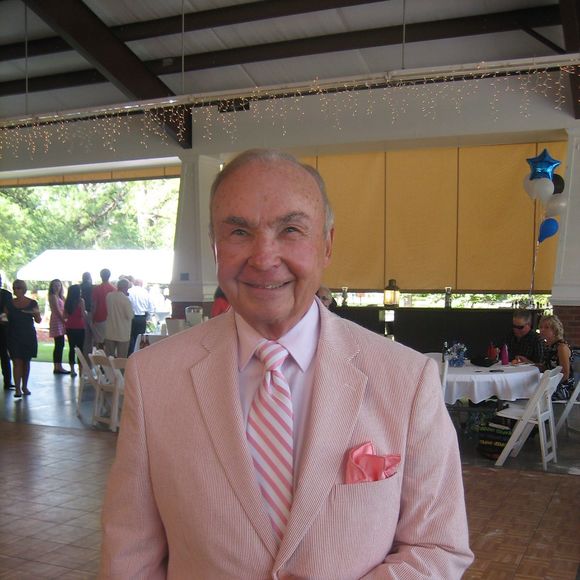 Profile Picture of Robert Olszewski (@mbolszewski39) on Poshmark