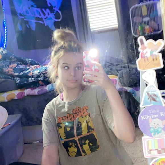 Profile Picture of Jordyn Chapman (@jordynchapma438) on Poshmark