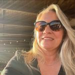 Laura Murray Ellison - Instagram Profile Picture of Laura Murray Ellison (@lauraellsn) on Instagram