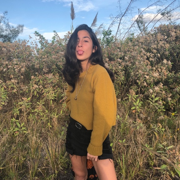Profile Picture of Maria Barreiro (@mariiabarreiiro) on Poshmark
