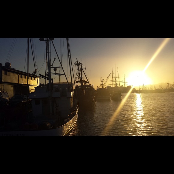 Profile Picture of Aitza Castillo (@boricuafashion) on Poshmark