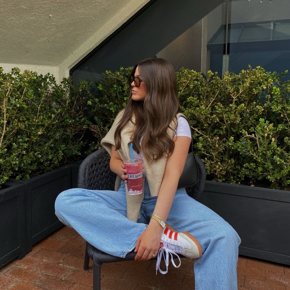 Profile Picture of Madi Wood (@madirw) on Poshmark