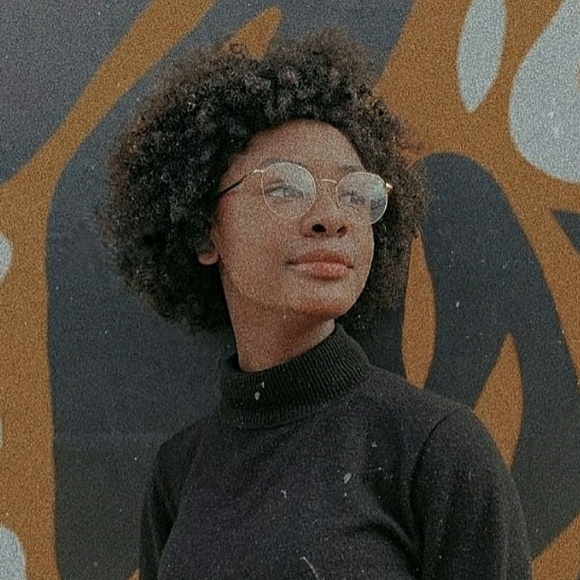 Profile Picture of Kiarah Stroughter (@kixrxh) on Poshmark