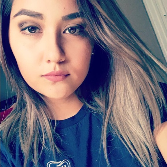 Profile Picture of Ruby Ayala (@rubina01) on Poshmark