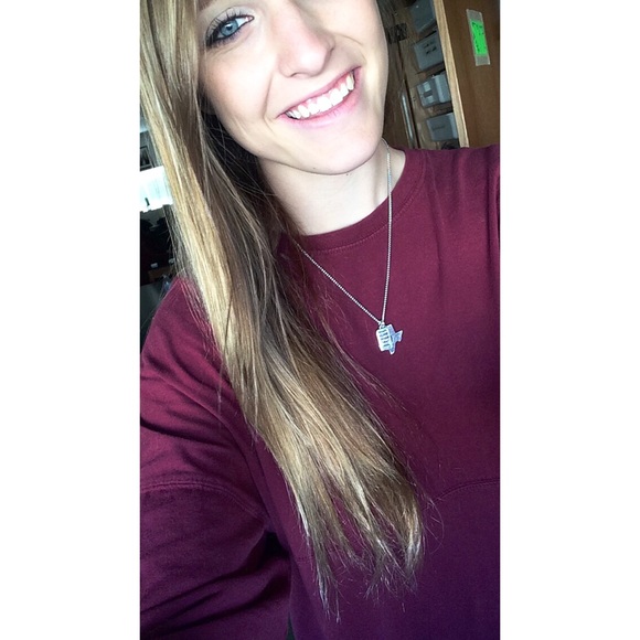 Profile Picture of Stacey Radtke (@smradtke) on Poshmark