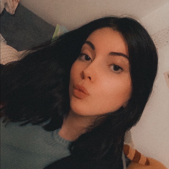 Profile Picture of Paula Hall (@paulahall519) on Poshmark