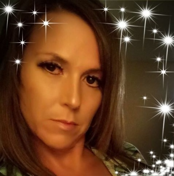 Profile Picture of Brandi Carlisle-becknell (@brandibecknell2) on Poshmark