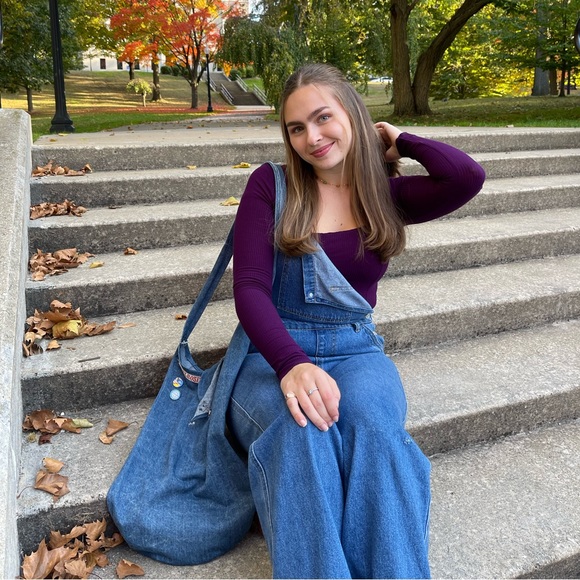 Profile Picture of Jill Falkner (@jillfalkner) on Poshmark