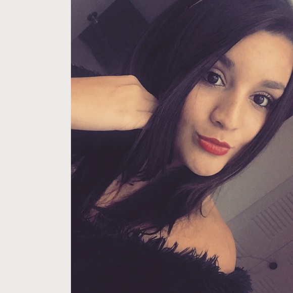 Profile Picture of Paula Naranjo (@paulanaranjo13) on Poshmark