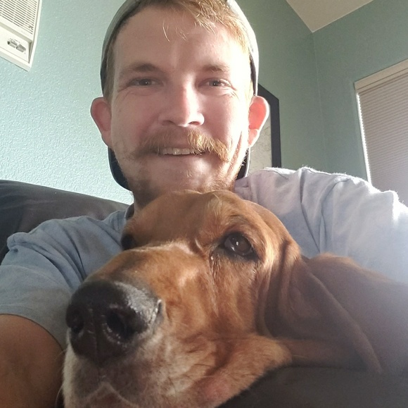 Profile Picture of Casey Longbine (@caseylongbine) on Poshmark