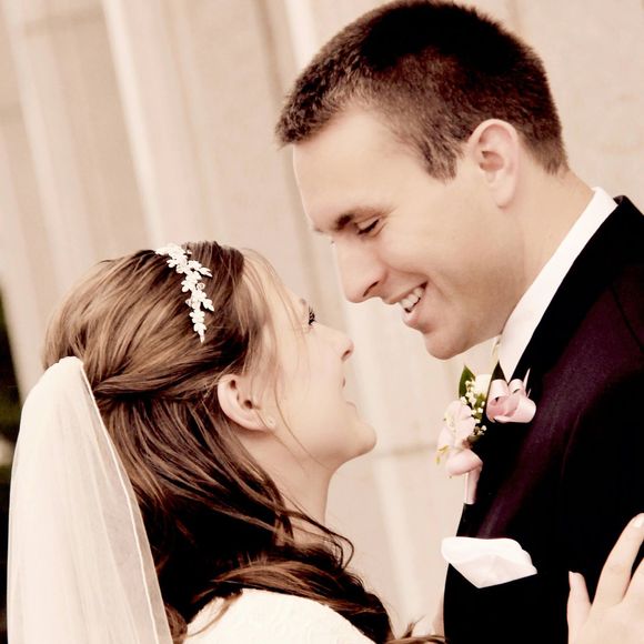 Profile Picture of Carly Grant (@userna) on Poshmark