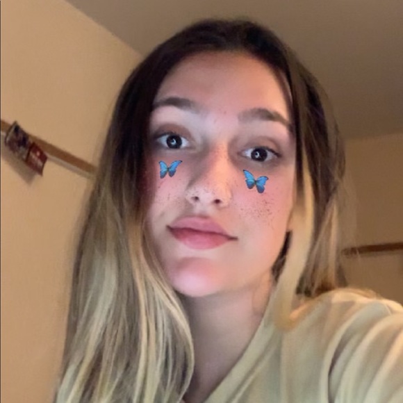 Profile Picture of Serenity Williams (@williamss22790) on Poshmark