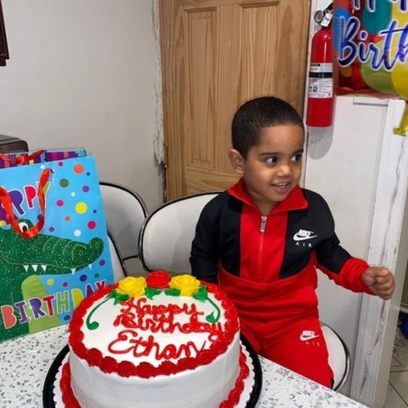 Profile Picture of Marilyn Rivas (@marilynrivas944) on Poshmark