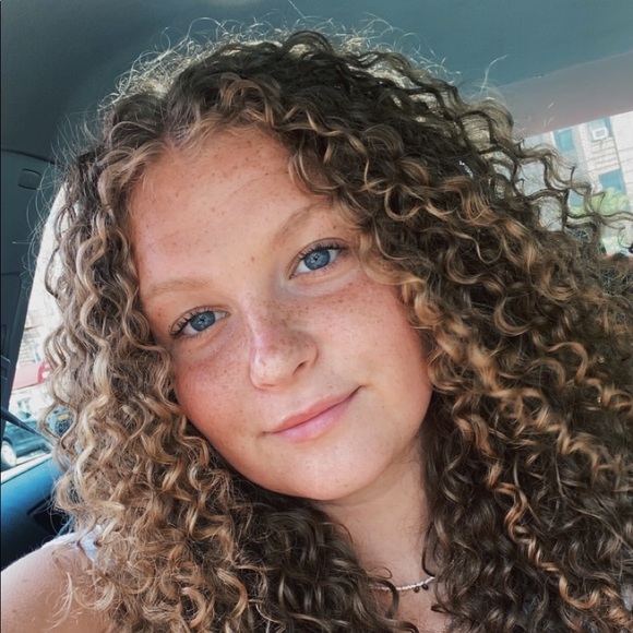 Tara Borst - Poshmark Profile Picture of Tara Borst (@taraborst) on Poshmark