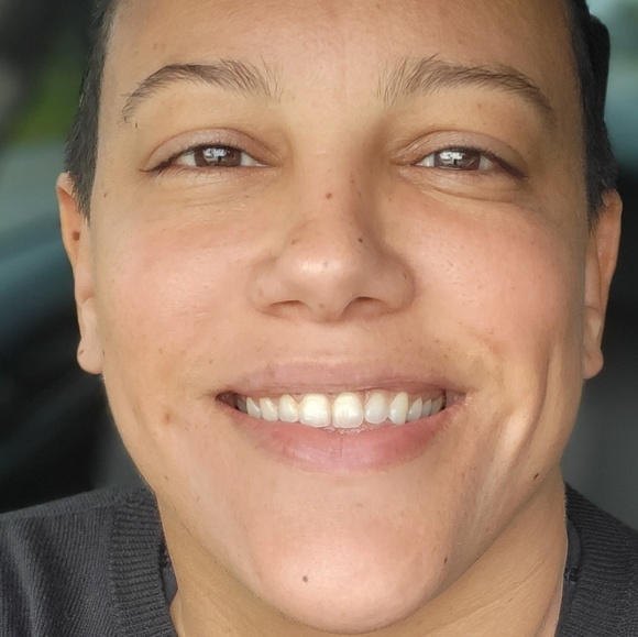 Profile Picture of Juliana Zambrano (@jzambrano210) on Poshmark