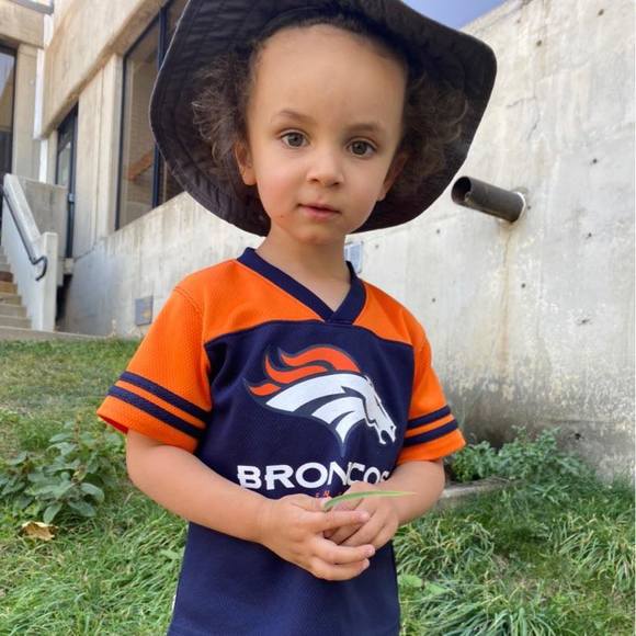 Profile Picture of Samantha Boettcher (@samanthaboettch) on Poshmark