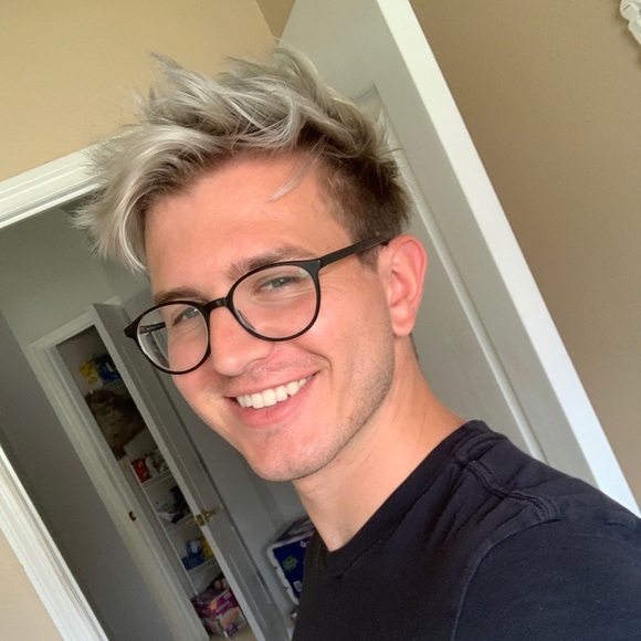 Profile Picture of Trevor Lloyd (@trevortlloyd1) on Poshmark