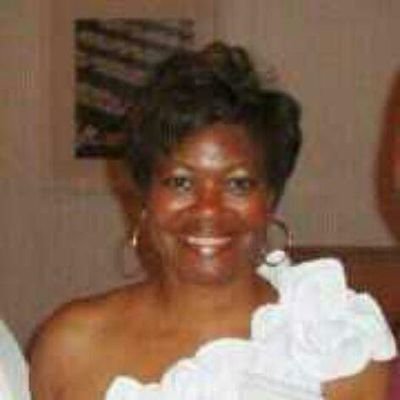 Profile Picture of Renée Boyd (@ReneeSellsSoCA) on Twitter