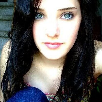 Profile Picture of Piper Mooreon Twitter