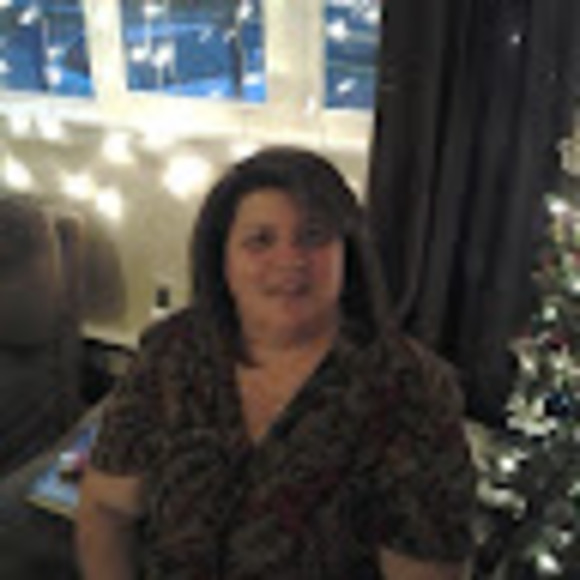 Profile Picture of Cheryl Millett (@cherylbear68) on Poshmark