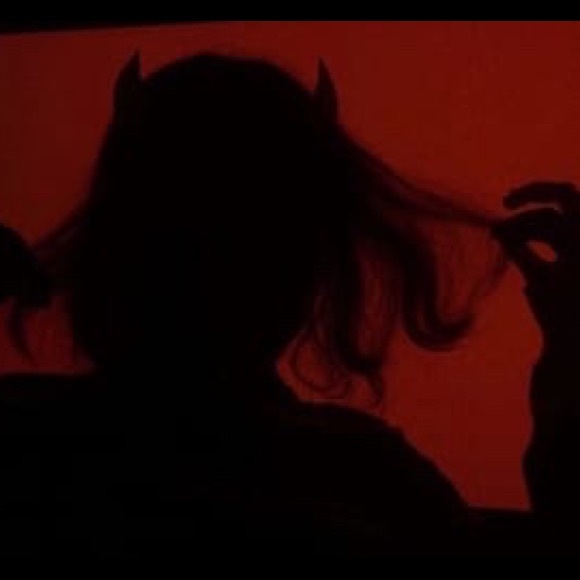 Profile Picture of Ava Cucinella (@bl6ntava) on Poshmark