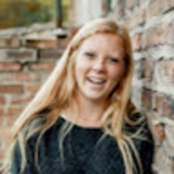 Profile Picture of Kelly Bickhart (@kbickhart20) on Poshmark