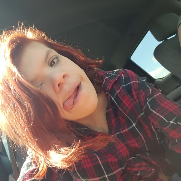 Profile Picture of Alexa Peck (@alexa_peck12) on Poshmark