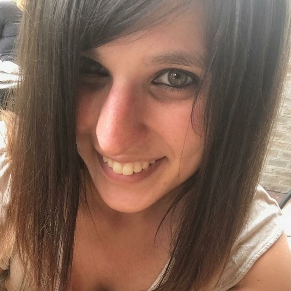 Profile Picture of Kirstie Corsan (@kearsea) on Poshmark