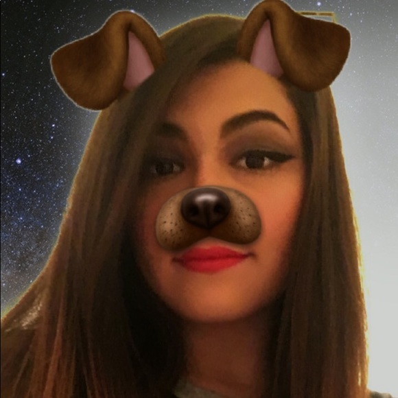 Alessandra Lacrosse - Poshmark Profile Picture of Alessandra Lacrosse (@alessandra12345) on Poshmark