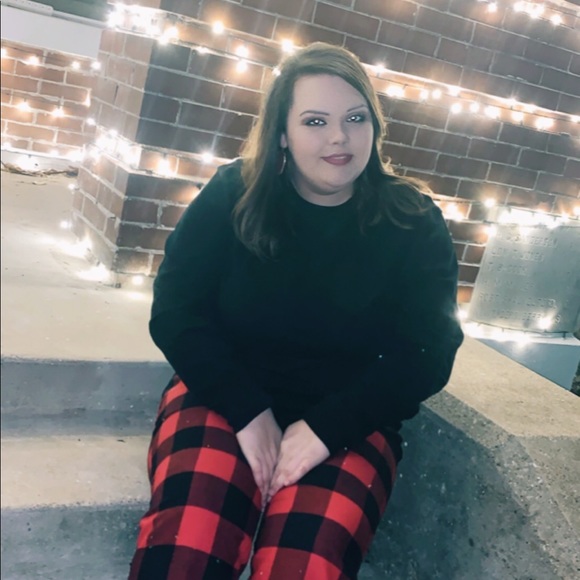 Profile Picture of Carley Lummus (@clummus7) on Poshmark