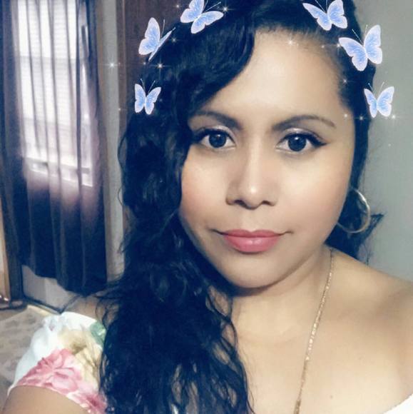 Profile Picture of Raquel Simón (@raquelmina2000) on Poshmark