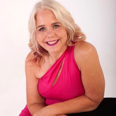 Profile Picture of Clare Stevenson (@cemstevenson) on Twitter