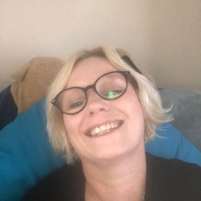 Profile Picture of Stephanie Simons (@stephan14061377) on Twitter