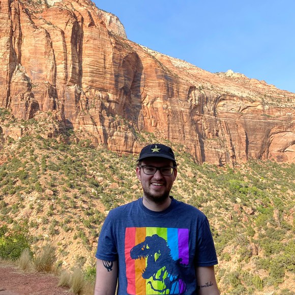 Profile Picture of Danny Donnelly (@dannymoose) on Poshmark