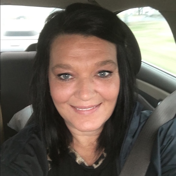 Profile Picture of Angela Wyatt (@lilmissky1012) on Poshmark