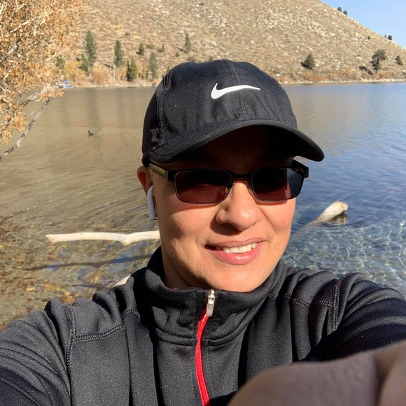 Profile Picture of Lorena Toro (@lorena_toro) on Poshmark