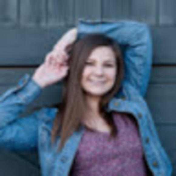 Profile Picture of Whitney Creed (@wmcreed) on Poshmark