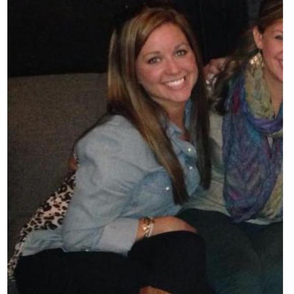 Profile Picture of Megan Strawn (@meganstrawn) on Poshmark