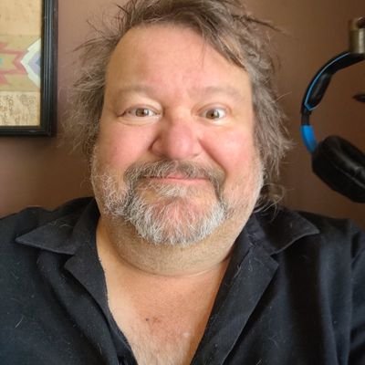 Profile Picture of Jon Seward (@GayOfficer) on Twitter