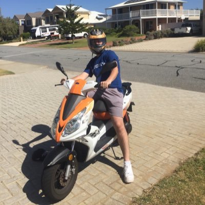 Profile Picture of Val Gannon (@val_gannon) on Twitter